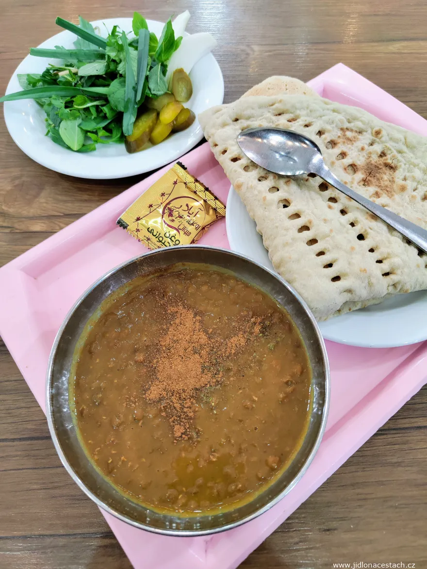 Adasi : le petit-déjeuner iranien traditionnel aux lentilles. Adasi : le petit-déjeuner iranien traditionnel aux lentilles.