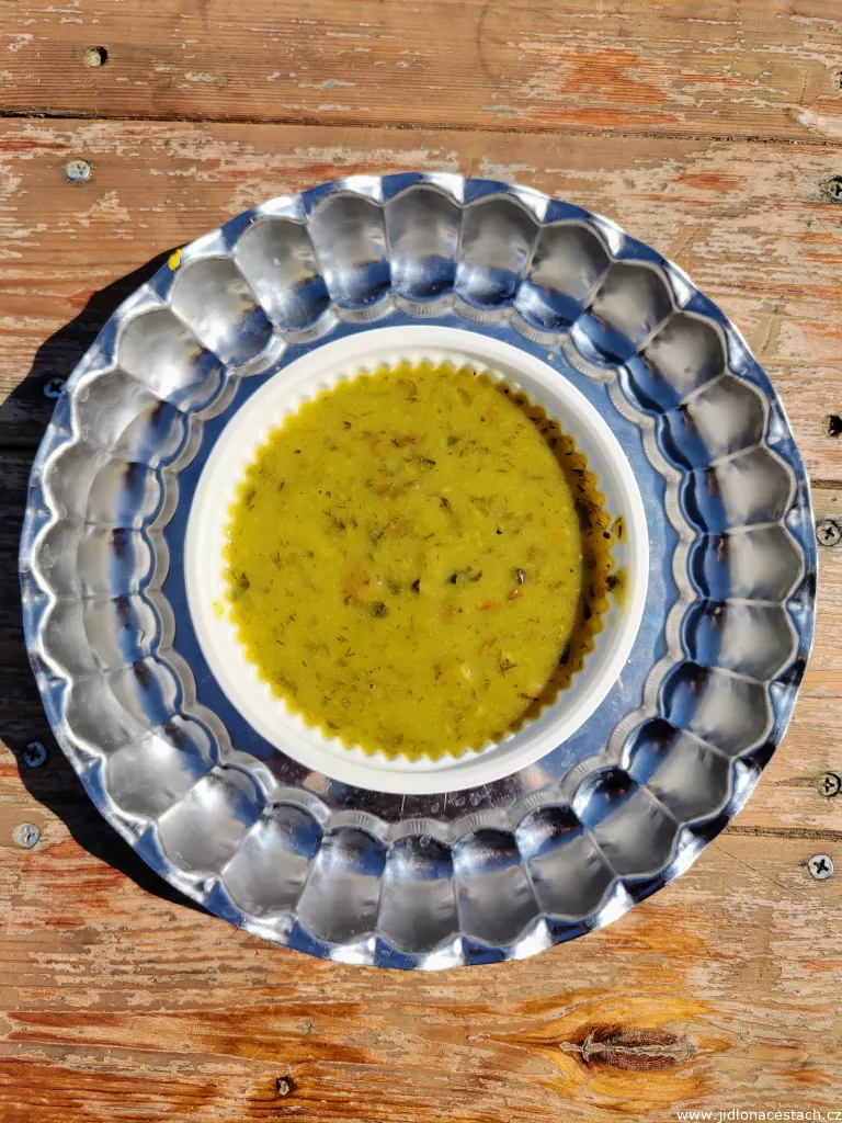 Ash-e shooli: kyselá íránská polévka, regionální specialita města Jazd.