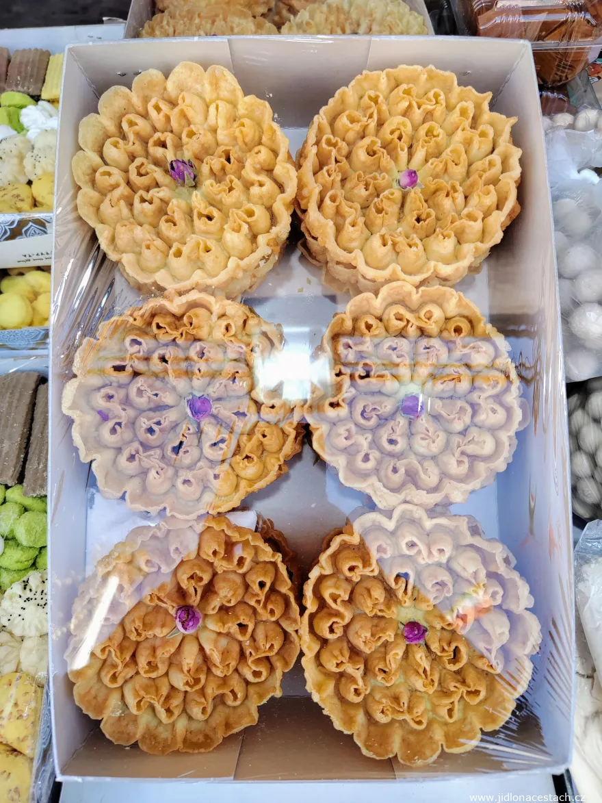 Nan panjereh zum Verkauf auf dem Markt in Yazd. Nan panjereh zum Verkauf auf dem Markt in Yazd.