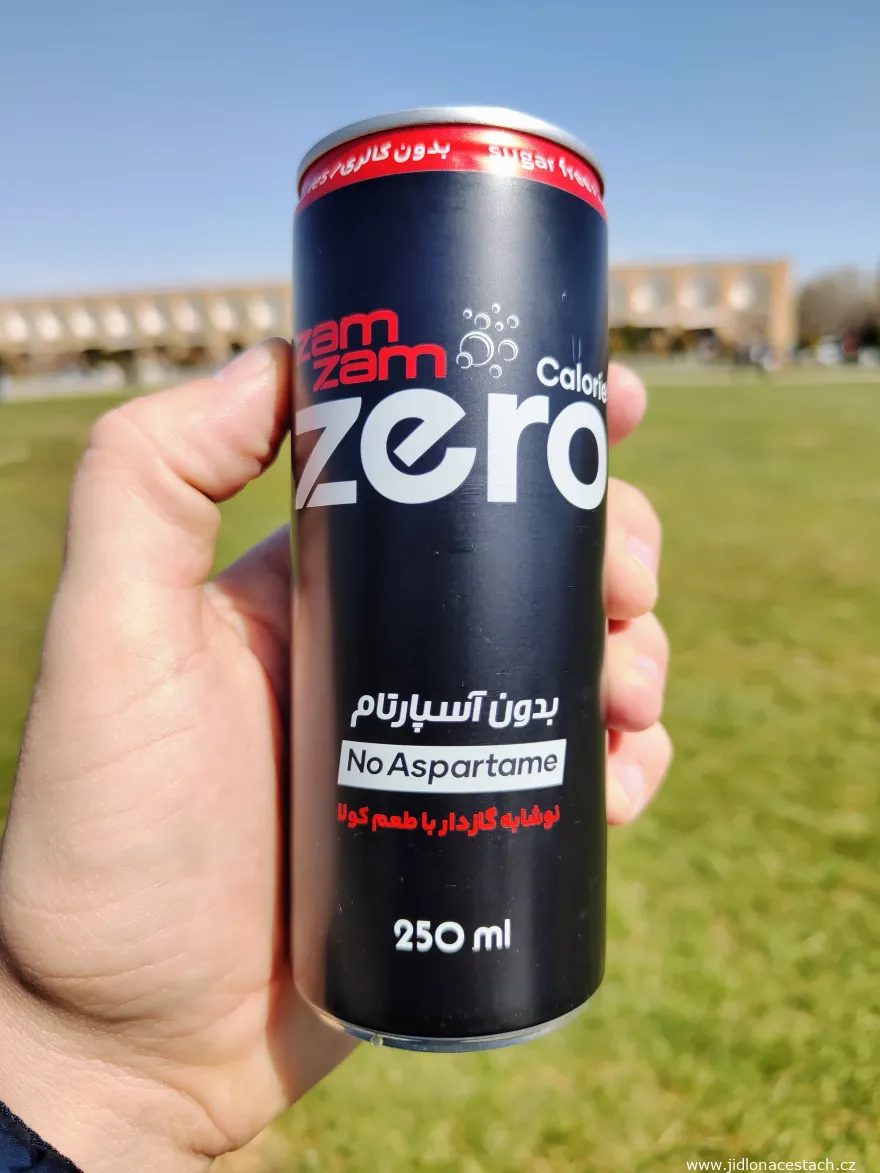 Zamzam Cola Zero. Zamzam Cola Zero.