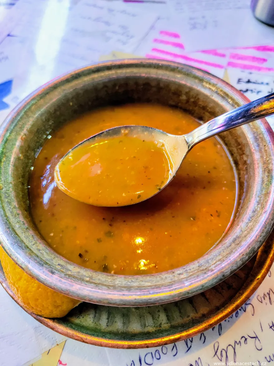 Ezogelin çorbası : la soupe turque aux lentilles et au boulgour.