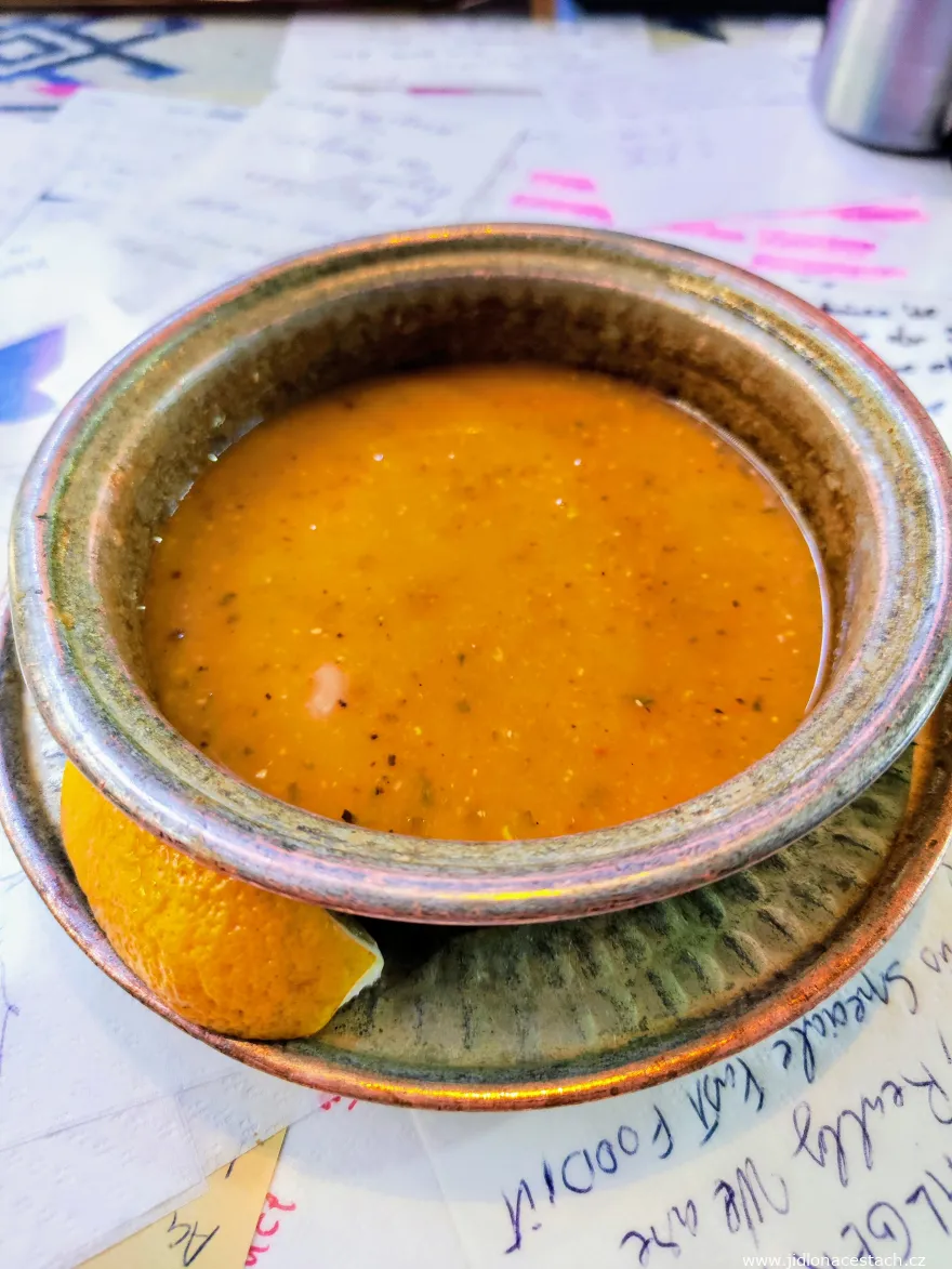 Ezogelin çorbası : la soupe turque aux lentilles et au boulgour. Ezogelin çorbası : la soupe turque aux lentilles et au boulgour.