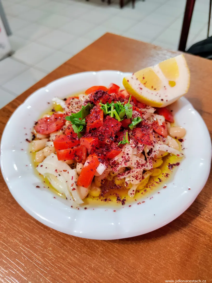 Piyaz : la salade turque traditionnelle aux haricots blancs. Piyaz : la salade turque traditionnelle aux haricots blancs.