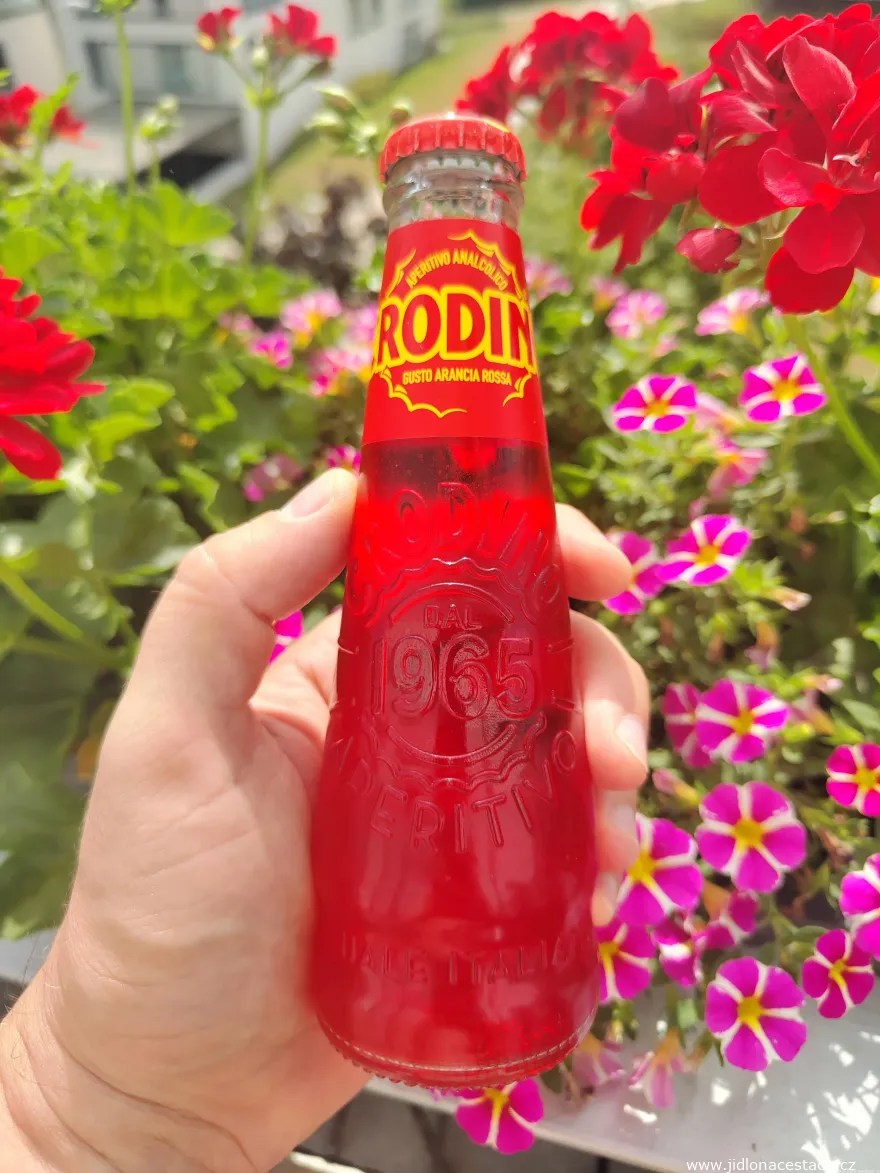 Crodino Rosso (červený pomaranč).
