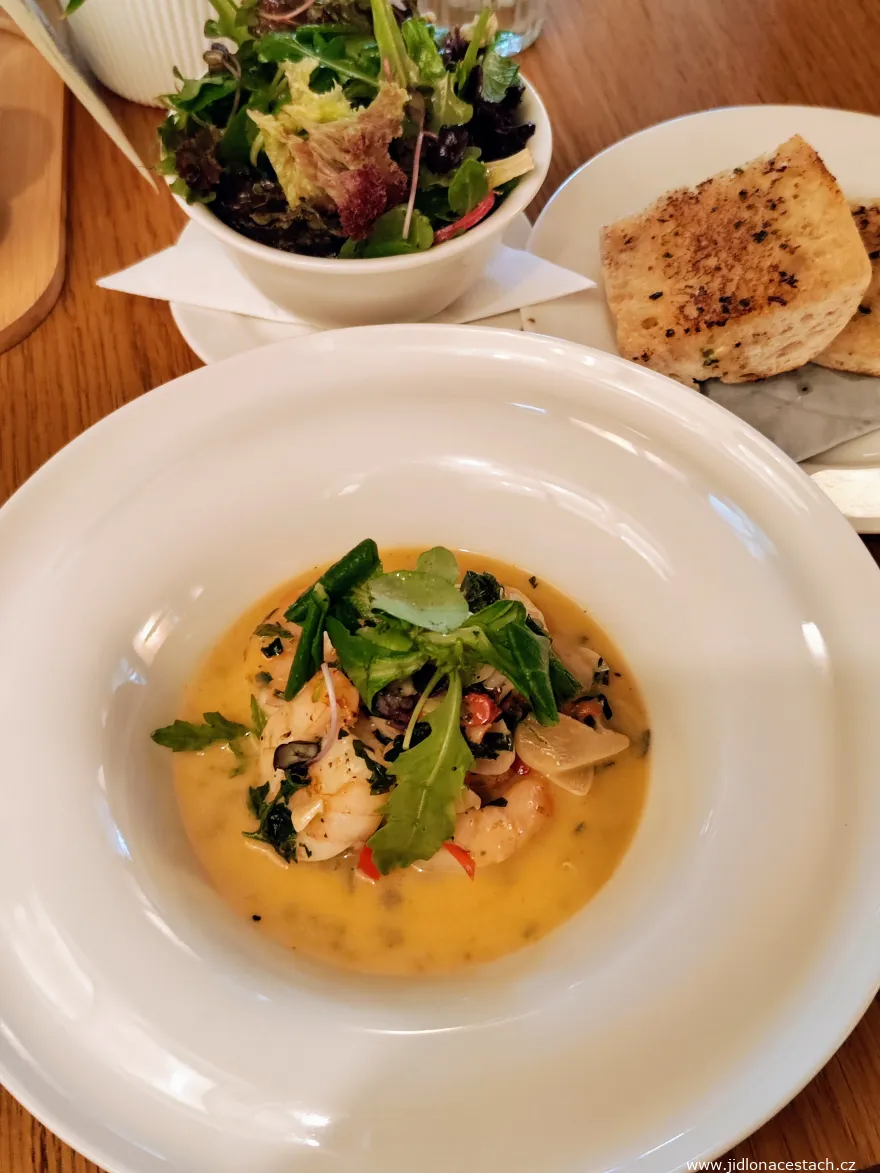 Kapka Resort restaurant, regular menu: tiger prawns with garlic and chili, leafy salad, toasted baguette. Kapka Resort restaurant, regular menu: tiger prawns with garlic and chili, leafy salad, toasted baguette.