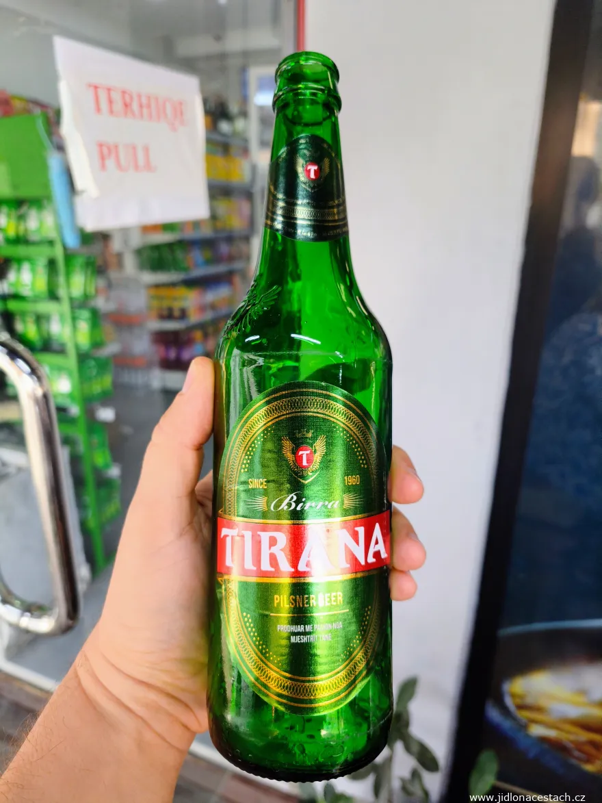 Tirana : une pilsner de la capitale albanaise. Tirana : une pilsner de la capitale albanaise.