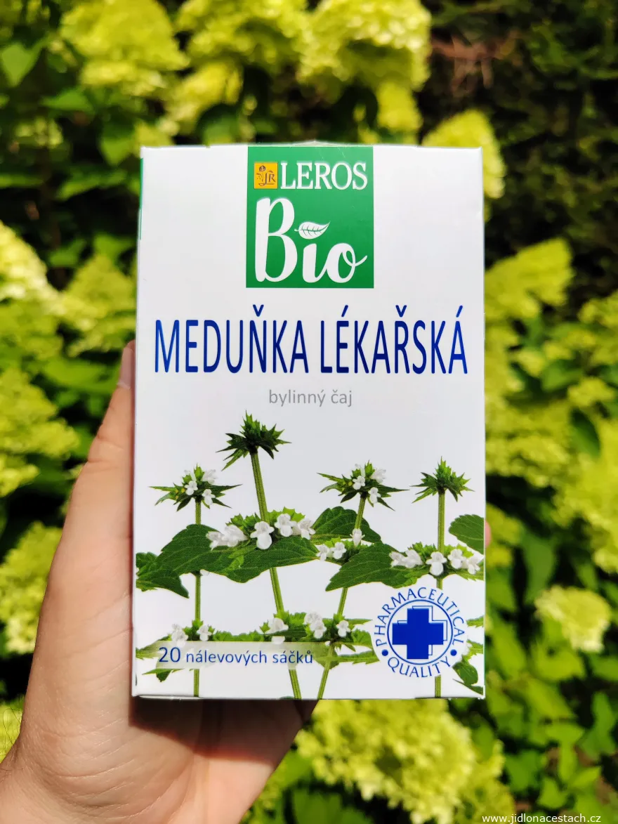 Tisane tchèque (mélisse officinale). Tisane tchèque (mélisse officinale).