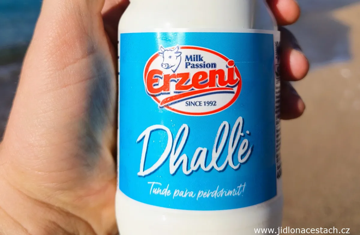 Dhallë: traditionelles albanisches Joghurtgetränk