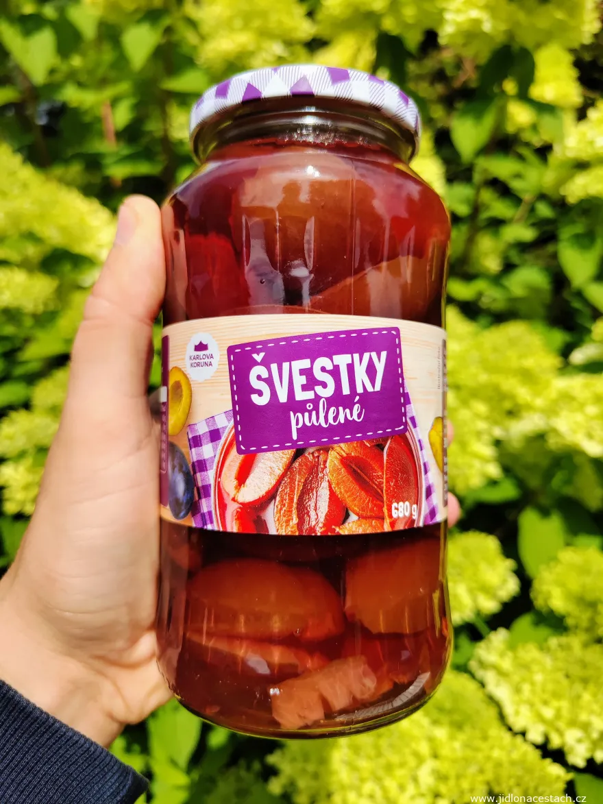 Prunes au sirop. Prunes au sirop.