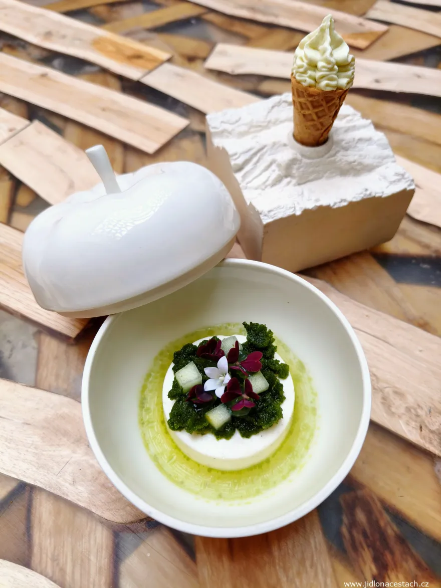 420 Restaurant, à la carte menu, dessert: apple and sorrel (260 CZK/10.40 EUR). Light sour cream cream with sorrel granita, lime dressing, dill oil, and granny smith apple gel. Served with a crispy cone filled with soft-serve dill ice cream.