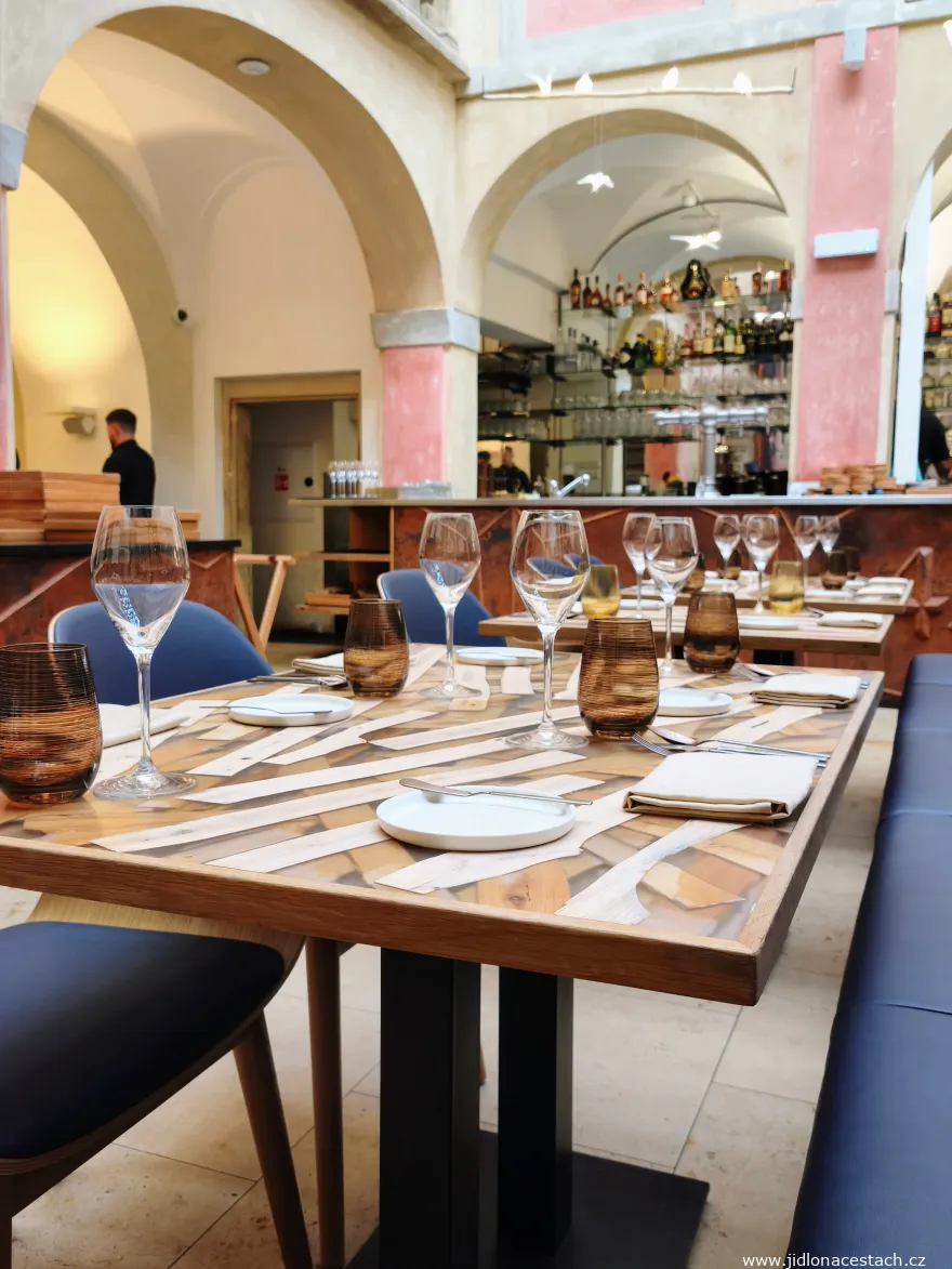 420 Restaurant: At first glance, the original wooden and epoxy resin tables are also striking.