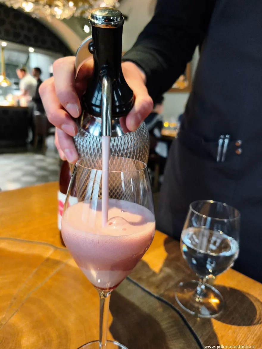 La Degustation Bohême Bourgeoise Restaurant, non-alcoholic pairing: grape soda. La Degustation Bohême Bourgeoise Restaurant, non-alcoholic pairing: grape soda.