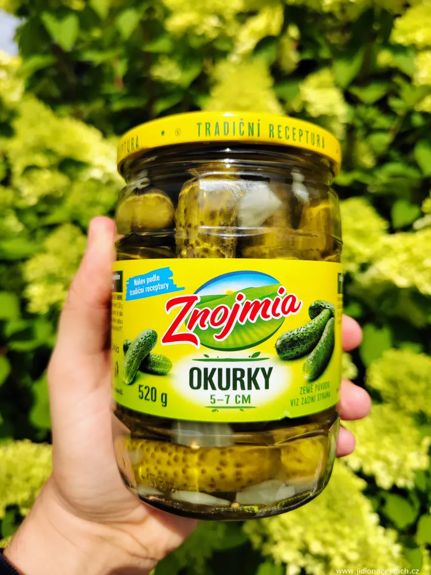 Cornichons de Znojmo. La marque la plus connue en Tchéquie est Znojmia.