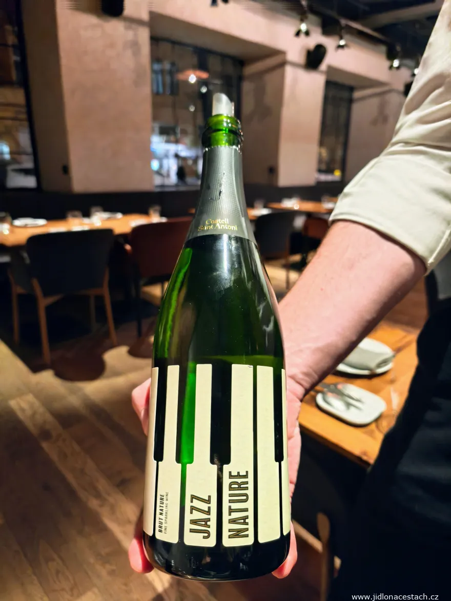 Restaurace El Camino tapas: cava Jazz Nature.
