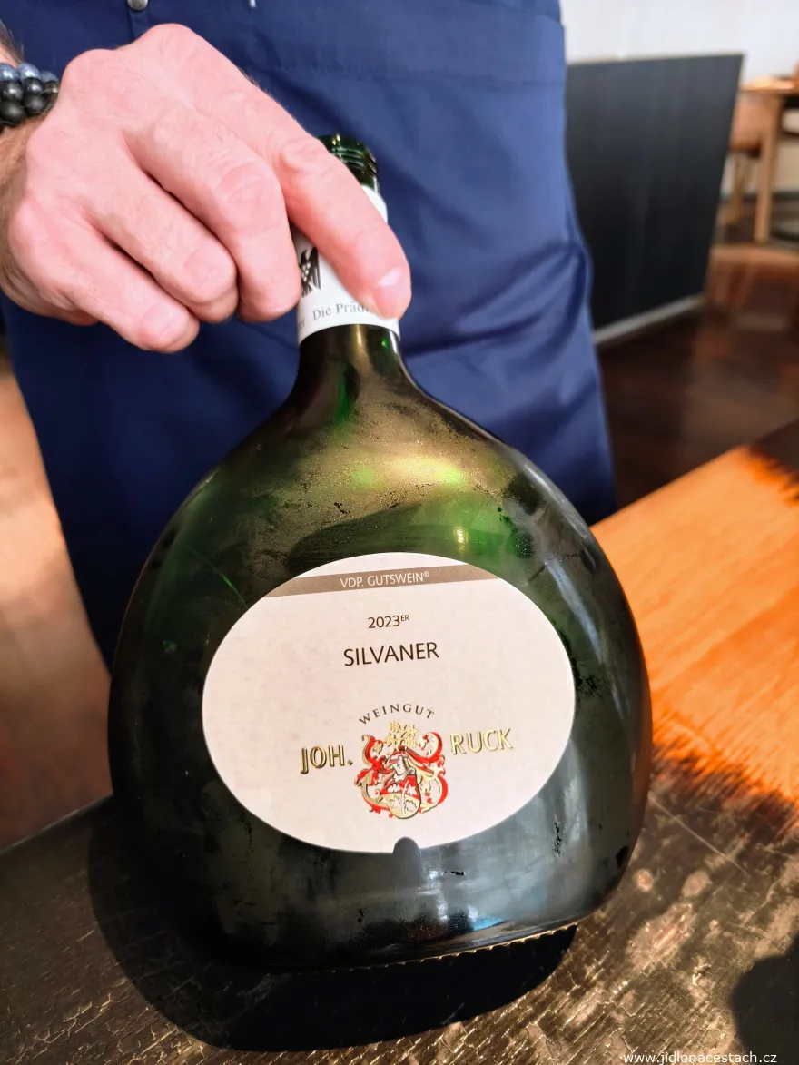 Restaurace Field, vinné párování B: německé vinařství Johann Ruck: Silvaner (2023).