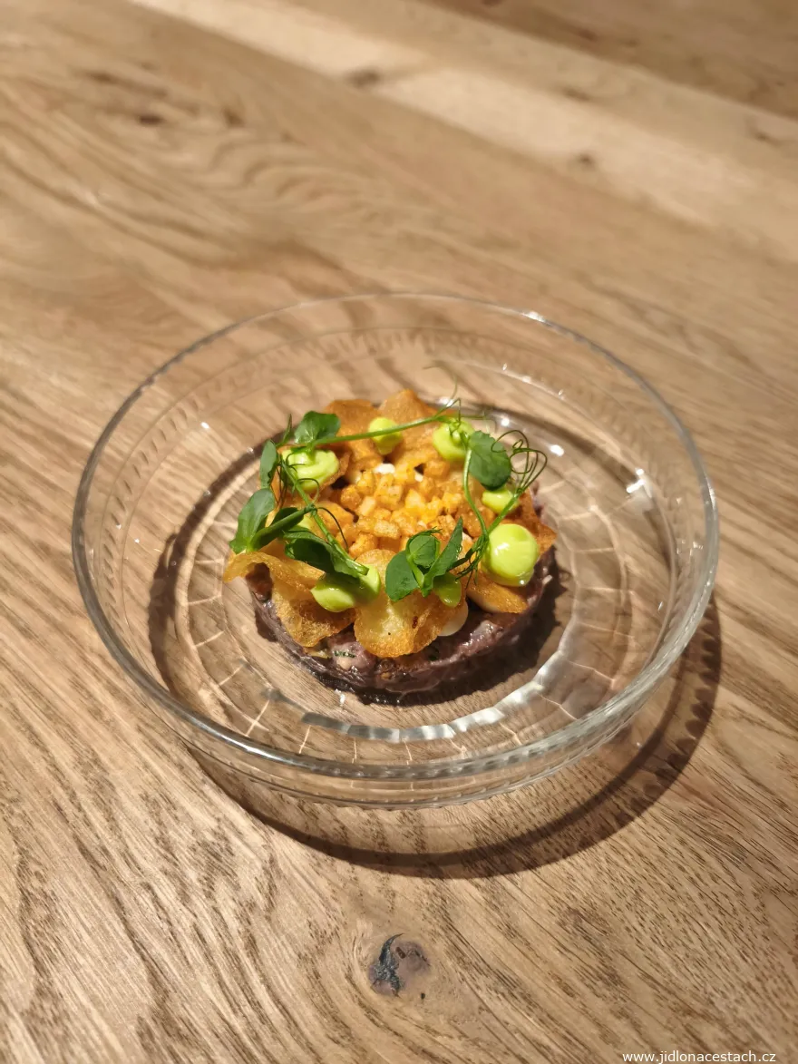 Vallmo Restaurant: beef tartare, marjoram, milkcap mushroom.