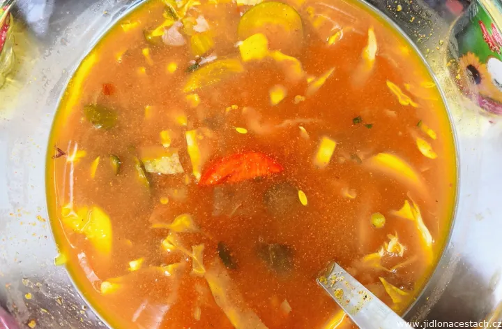 Amba: würzige Mangosoße