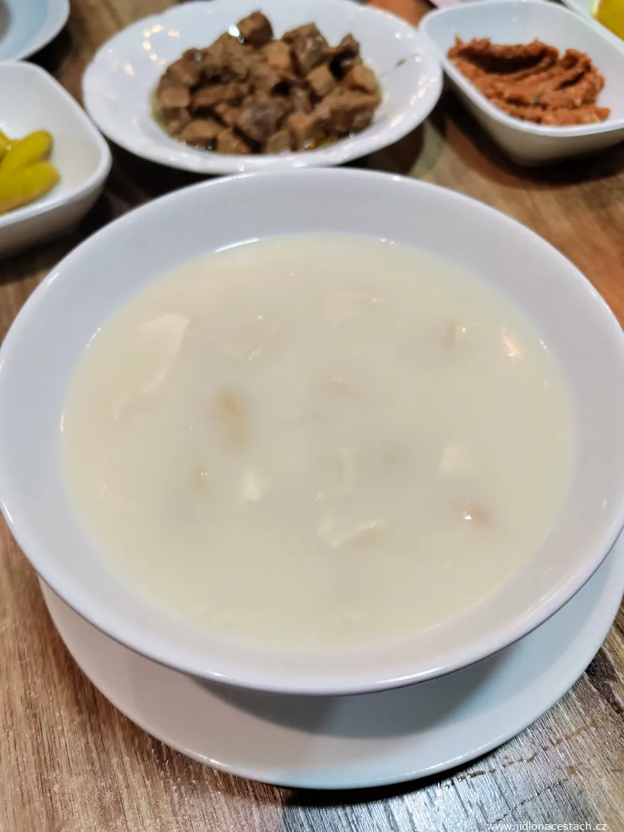 İşkembe çorbası : la soupe aux tripes blanche turque. İşkembe çorbası : la soupe aux tripes blanche turque.