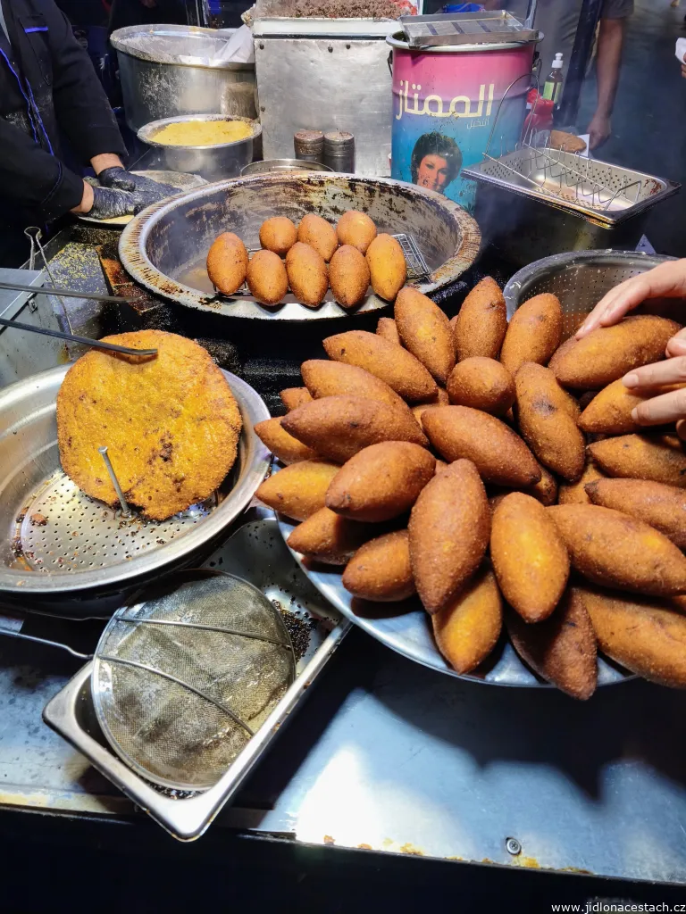 Kubba und Kubba Mosul bekommt man beim irakischen Street Food am häufigsten. Kubba und Kubba Mosul bekommt man beim irakischen Street Food am häufigsten.