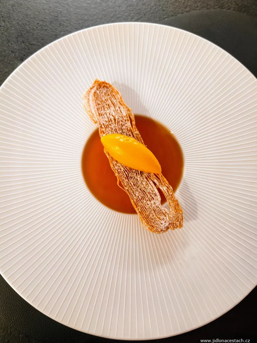 Papilio Restaurant: apricot, almonds, quark, lemon balm.