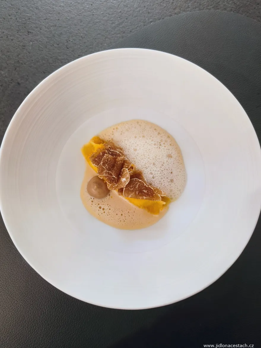 Papilio Restaurant: ravioli, white truffle, cheese, chestnuts.