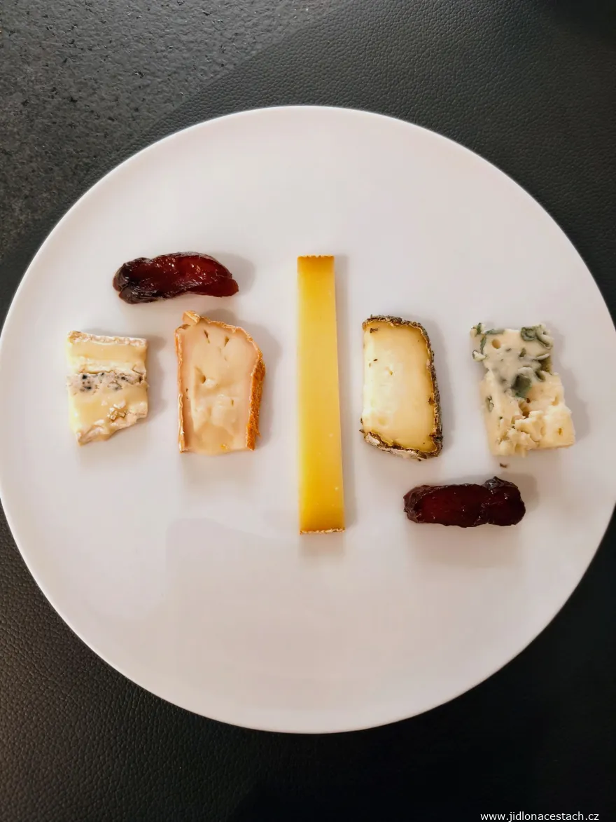 Papilio Restaurant: variation of cheeses.