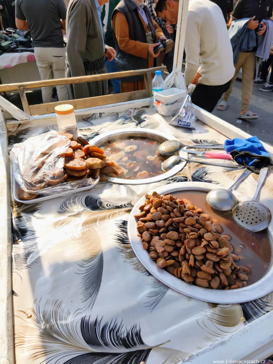 Shalgam et bagilla : le duo inséparable du street food irakien.