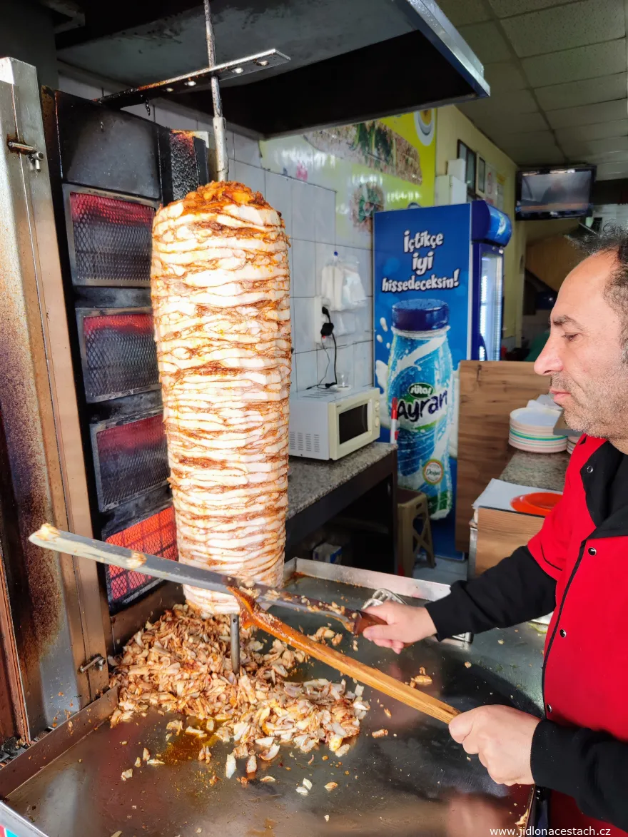 Döner kebab: kurací variant.