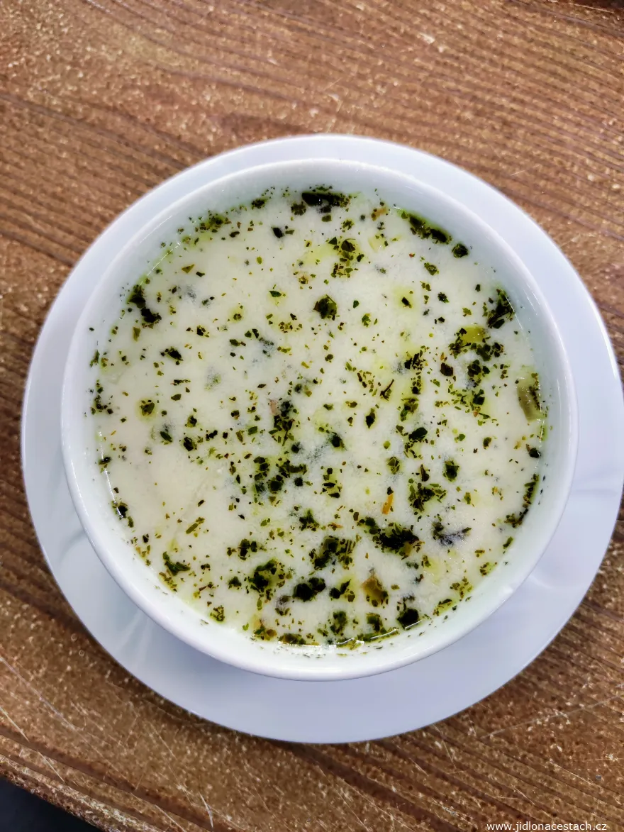 Yayla çorbası: türkische Joghurtsuppe. Yayla çorbası: türkische Joghurtsuppe.
