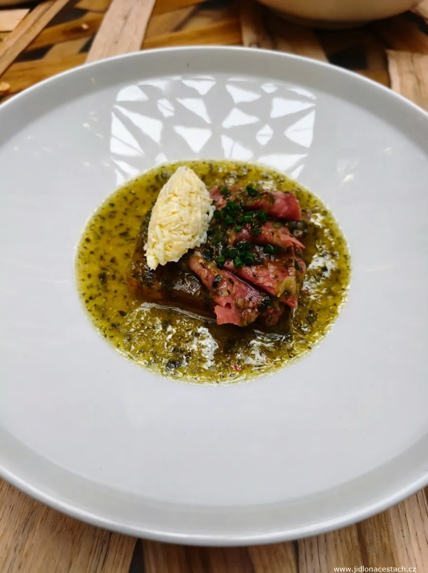 Restaurant 420, menu à la carte, entrée : terrine de langue de bœuf, raifort (290 CZK/11,60 EUR).