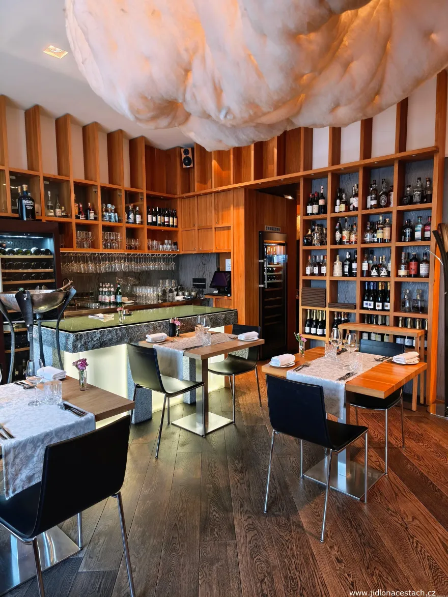 Restaurant Pot-au-feu : la salle.