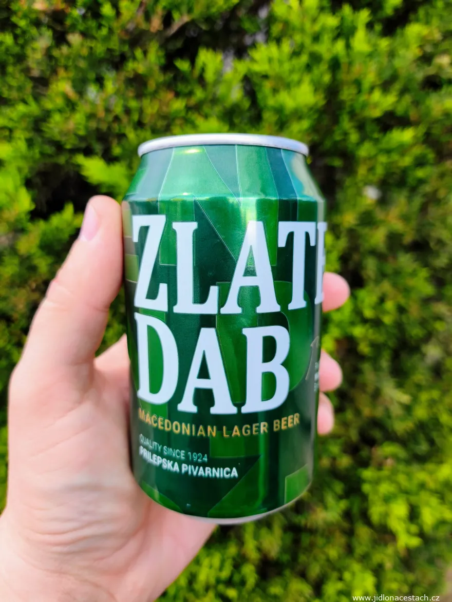 Zlaten Dab: helles Lagerbier der Brauerei Prilepska pivarnica. Zlaten Dab: helles Lagerbier der Brauerei Prilepska pivarnica.