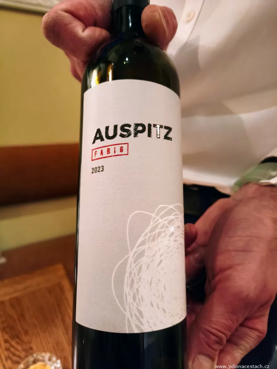 La Veranda: cuvée Auspitz from the Moravian winery Fabig. La Veranda: cuvée Auspitz from the Moravian winery Fabig.