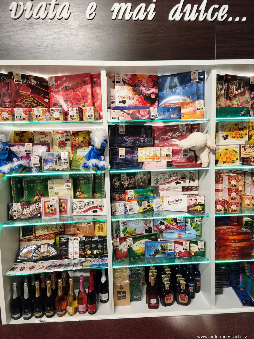 Bucuria: scatole di cioccolatini nel negozio di Chișinău.