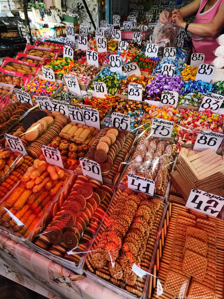 Piața Centrală: cookies and candies sold by weight. Piața Centrală: cookies and candies sold by weight.