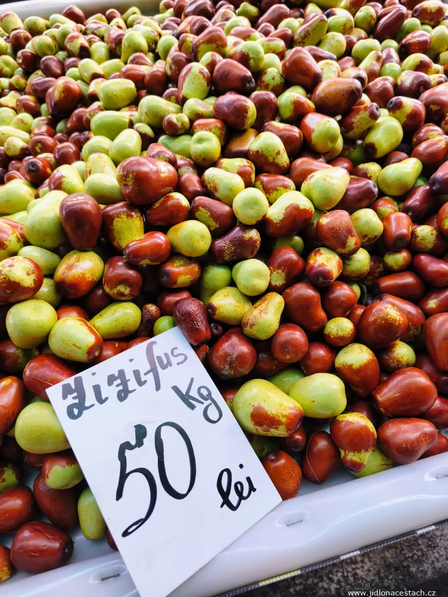Piața Centrală: zizifus, that is, jujube, also known as Chinese date.