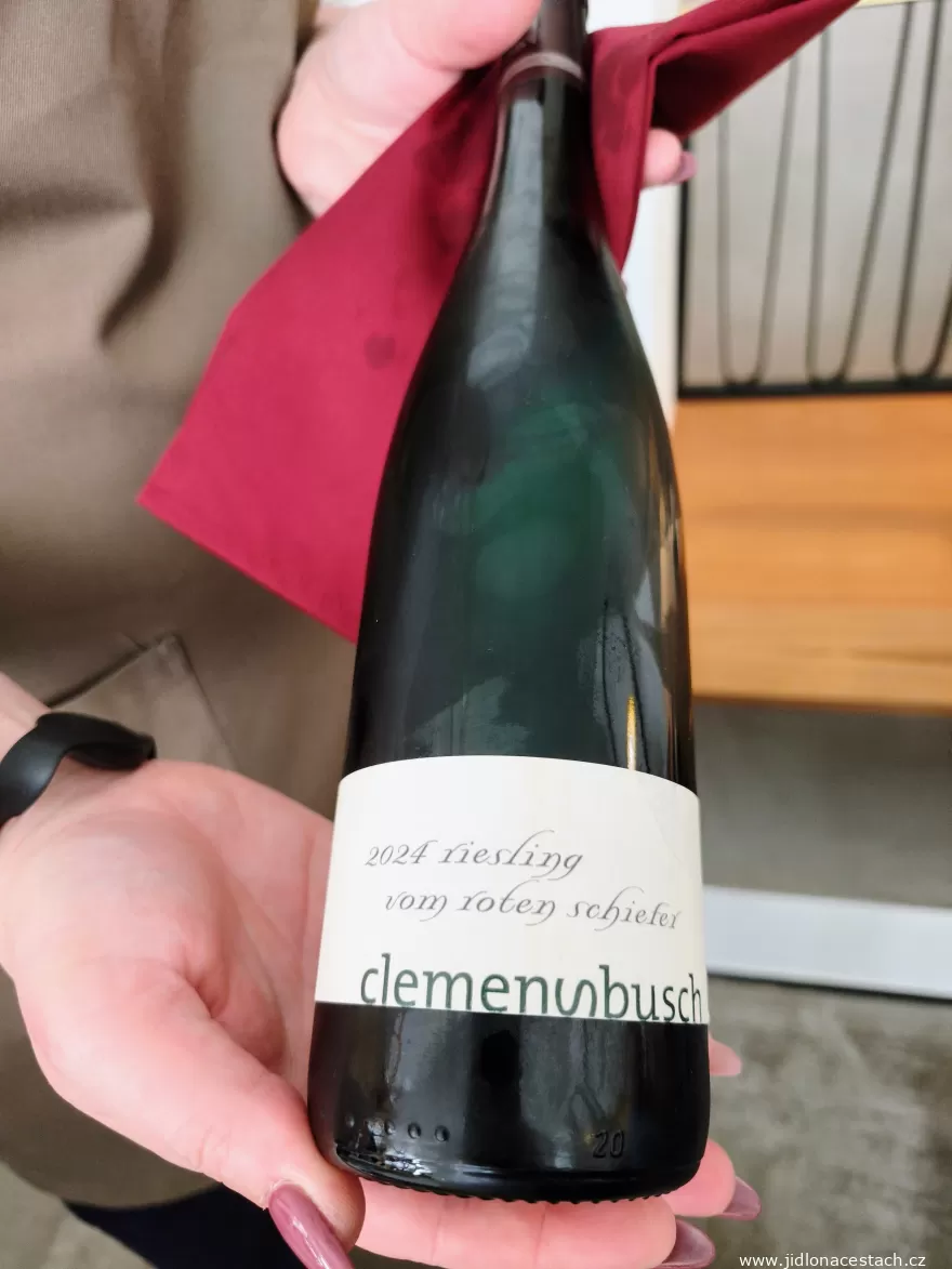Clemens Busch Riesling vom roten Schiefer: rizling z Mosely.