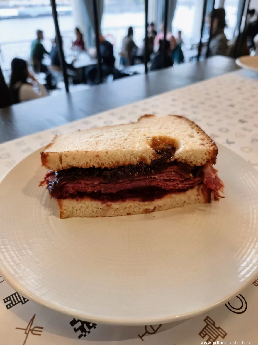Občanská plovárna: pastrami sandwich with onion jam.