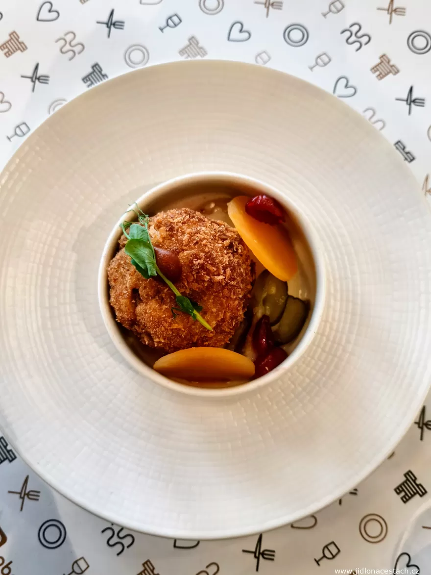 Občanská plovárna: Scotch egg with pickled vegetables and lingonberries. Občanská plovárna: Scotch egg with pickled vegetables and lingonberries.