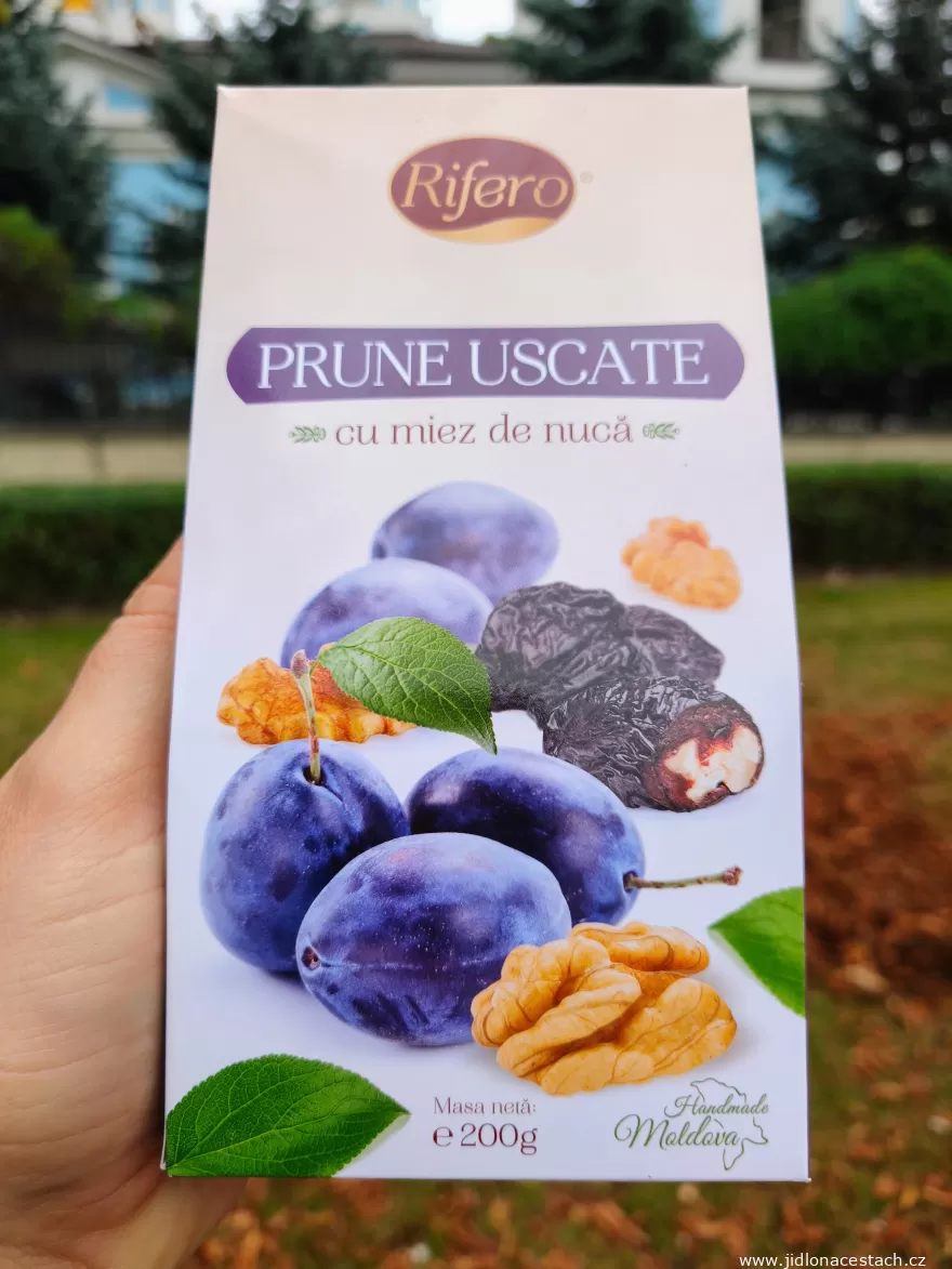Ameixas secas Rifero: ameixas moldavas recheadas com noz. Ameixas secas Rifero: ameixas moldavas recheadas com noz.