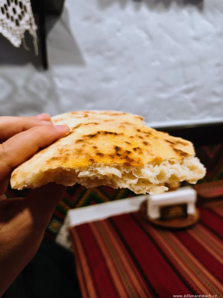 Turte de casă: o miolo húmido do pão.