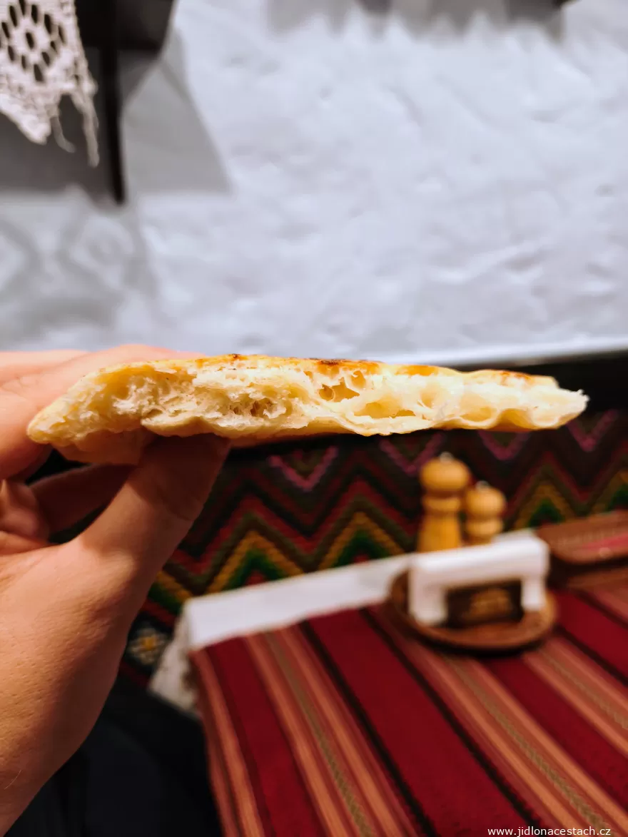 Turte de casă: o pão em corte.