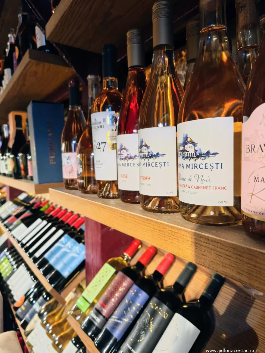 Wine.md: Moldova şaraphanelerinin pembe şarapları.
