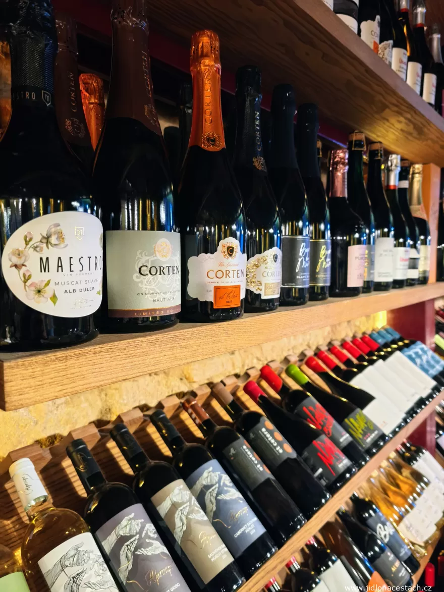 Wine.md: raflardan seçip orada açtırabileceğin şaraplar. Wine.md: raflardan seçip orada açtırabileceğin şaraplar.