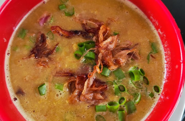 Haleem (halim): polévka z pšenice, čočky a masa