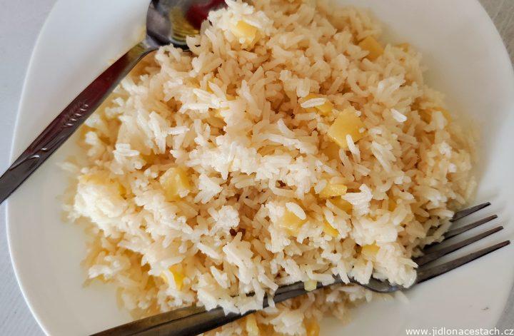 Estamboli polo: íránské jídlo z rýže a brambor