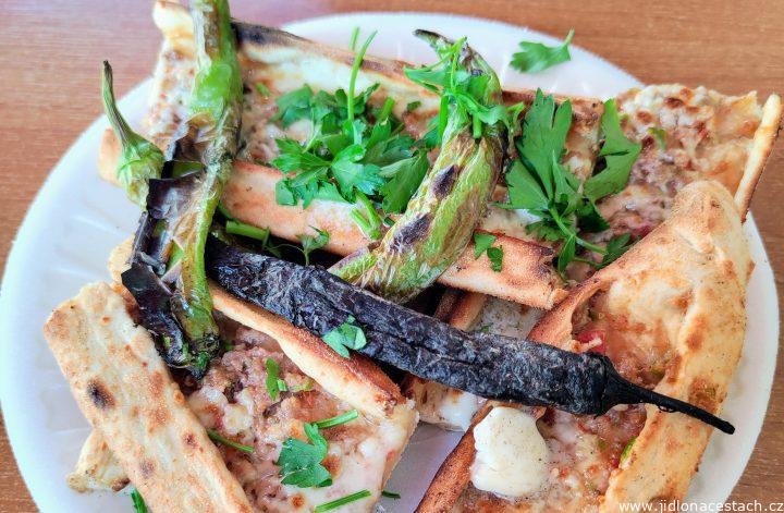 Mevlana pidesi: regionální pide z města Konya