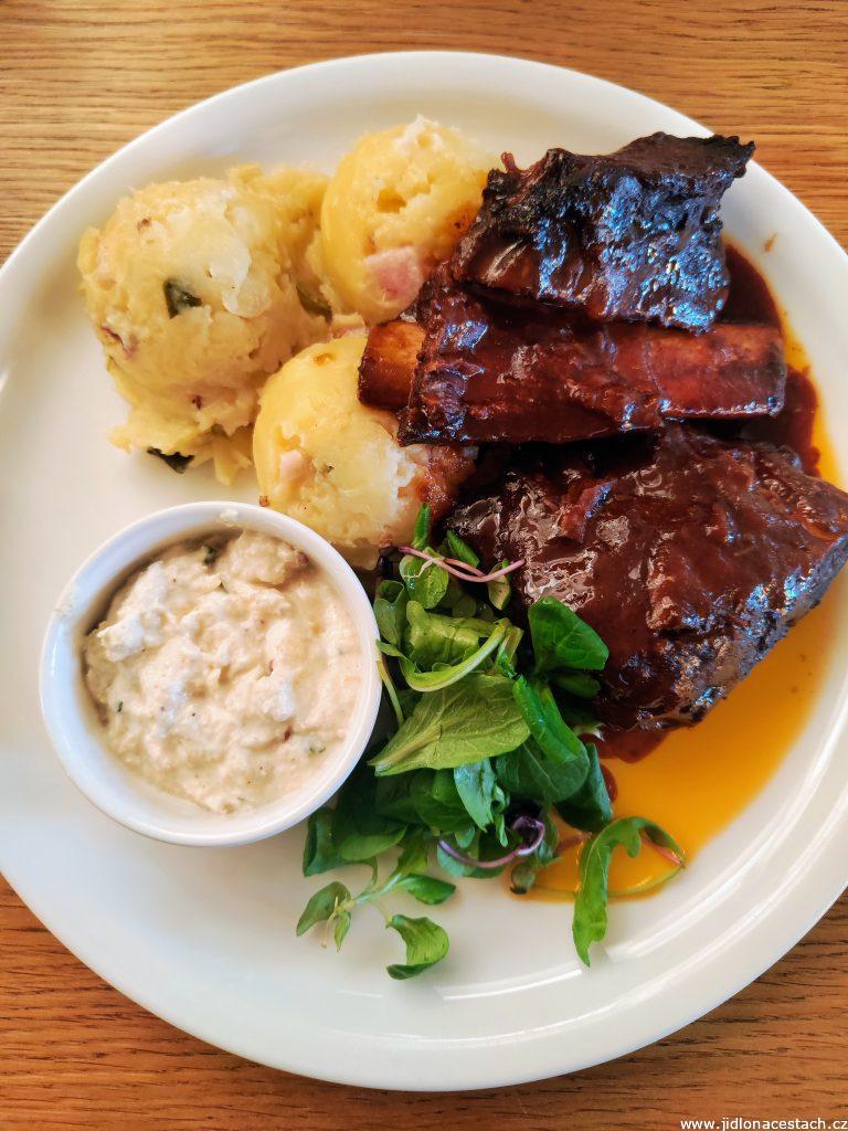 Kapka Resort restaurant, lunch menu: slow-roasted beef rib with apple horseradish, mashed potatoes. Kapka Resort restaurant, lunch menu: slow-roasted beef rib with apple horseradish, mashed potatoes.