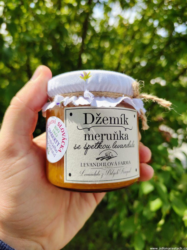 Marhuľová marmeláda s levanduľou. Marhuľová marmeláda s levanduľou.