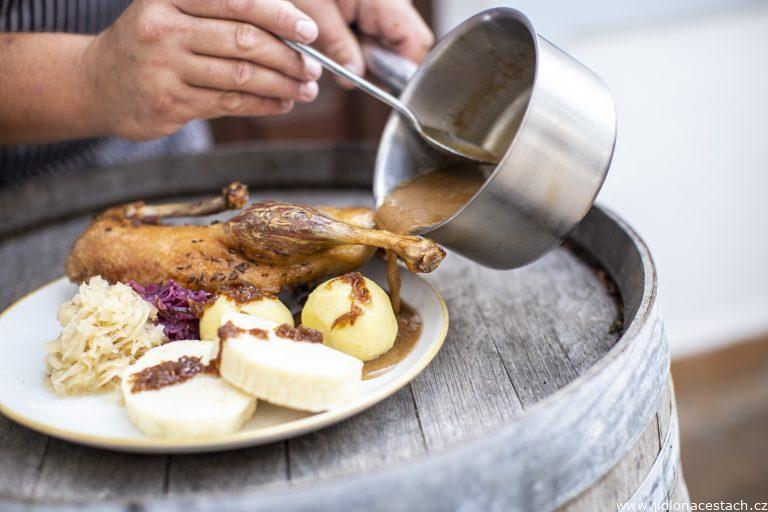 Svatomartinská husa v restauraci Kastrol (zdroj: web restaurace). Svatomartinská husa v restauraci Kastrol (zdroj: web restaurace).